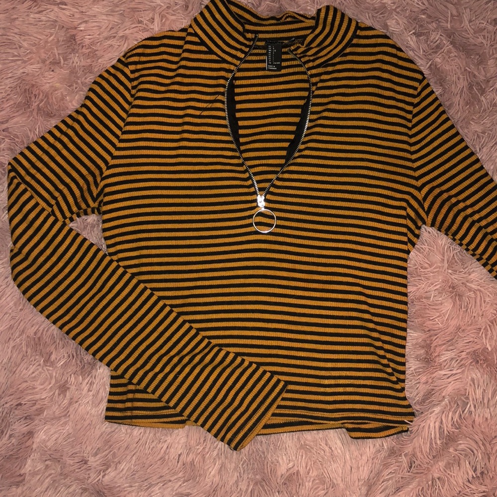 Forever 21 striped navy and tan long crop tee